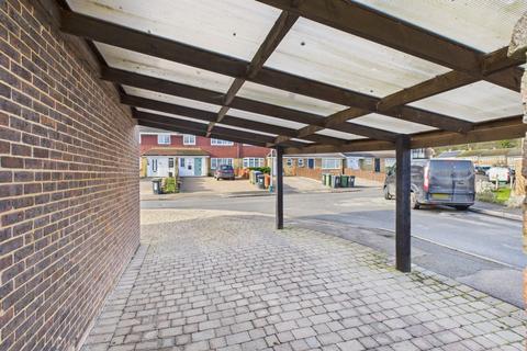 93 Marlins Turn, Hemel Hempstead, HP1 3LW