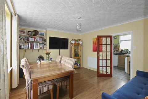 3 bedroom semi-detached house for sale, Allen Road, Irthlingborough