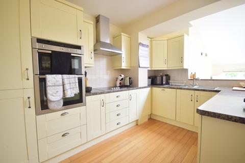3 bedroom terraced house to rent, Barr Road Gravesend DA12