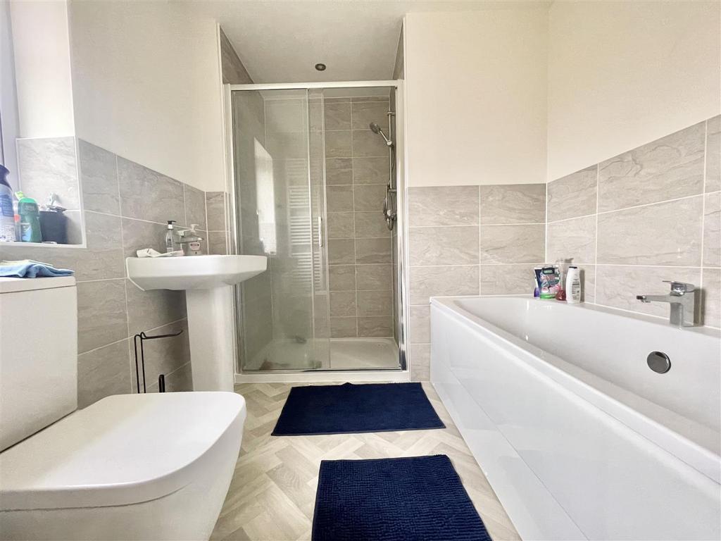 En- Suite Bath & Shower Room