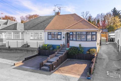 22 Broad Walk, Hockley, SS5 5DD