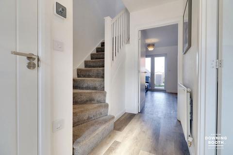 31 Baker Drive, Fradley, Lichfield, WS13 8TD