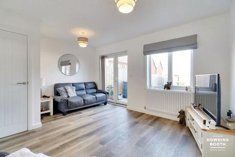 31 Baker Drive, Fradley, Lichfield, WS13 8TD