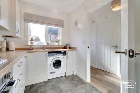 31 Baker Drive, Fradley, Lichfield, WS13 8TD