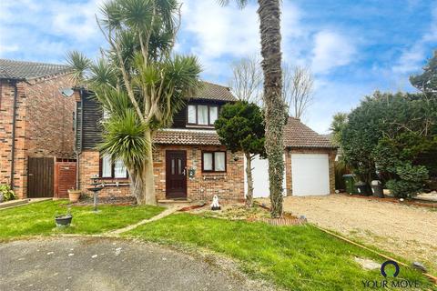 4 bedroom detached house for sale, Bramley Gardens, West Sussex PO22