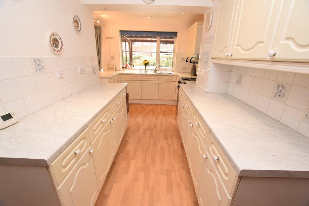 Breakfast/kitchen
