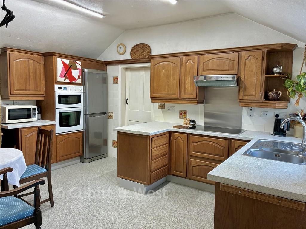 Kitchen/Breakfast Room