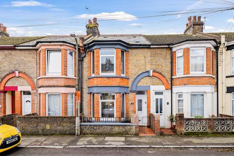32 Balfour Road, Dover, CT16 2NQ