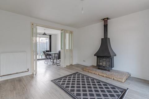 3 bedroom terraced house for sale, Aynholme Close, Addingham, Ilkley, West Yorkshire, LS29