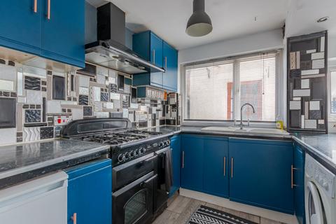 3 bedroom terraced house for sale, Aynholme Close, Addingham, Ilkley, West Yorkshire, LS29