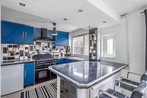 8 Aynholme Close, Addingham, Ilkley, LS29 0NN