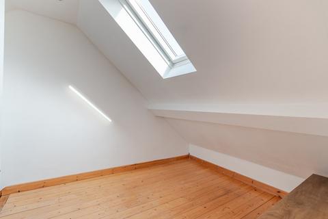 8 Aynholme Close, Addingham, Ilkley, LS29 0NN