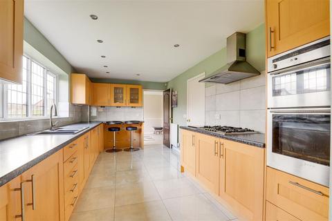 20 Ascott Gardens, West Bridgford, Nottingham, NG2 7TH