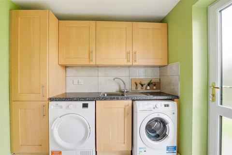20 Ascott Gardens, West Bridgford, Nottingham, NG2 7TH