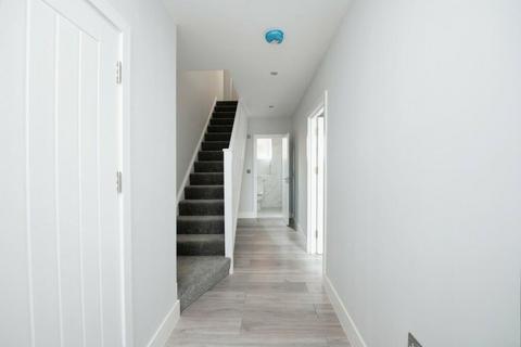 2 bedroom duplex to rent, Gascoigne Road, Barking IG11