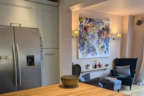 undefined, New Road, Richmond, TW10