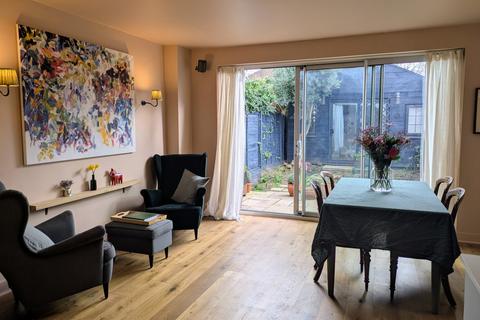 undefined, New Road, Richmond, TW10