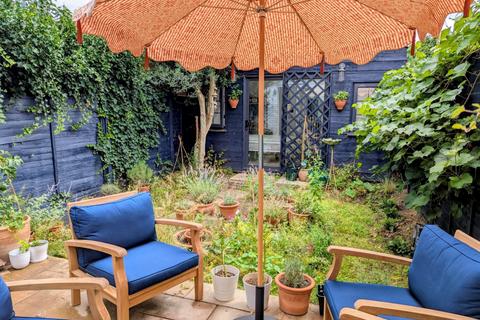 undefined, New Road, Richmond, TW10