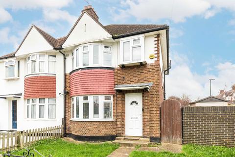 3 bedroom semi-detached house to rent, Whitton Dene, Isleworth TW7