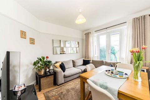 3 bedroom semi-detached house to rent, Whitton Dene, Isleworth TW7