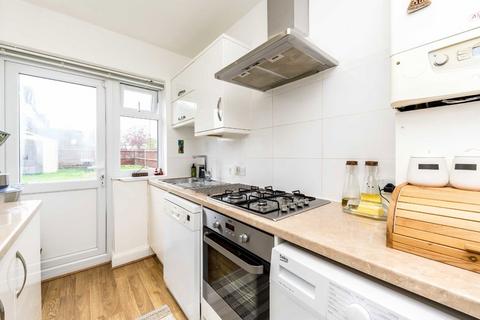 3 bedroom semi-detached house to rent, Whitton Dene, Isleworth TW7