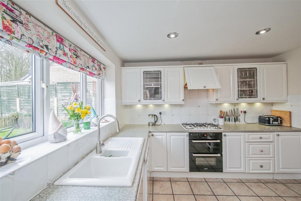 Fitted Breakfast Kitchen: