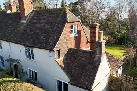 4 bedroom cottage for sale, Staplehurst, Kent