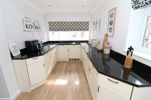 1 Brambledown Close, West Wickham, BR4 0HS