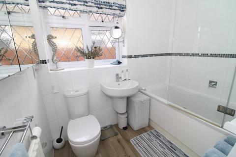 1 Brambledown Close, West Wickham, BR4 0HS