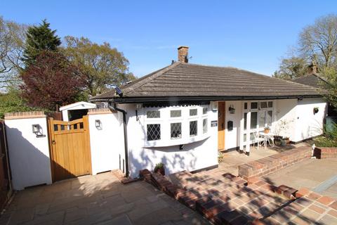 1 Brambledown Close, West Wickham, BR4 0HS