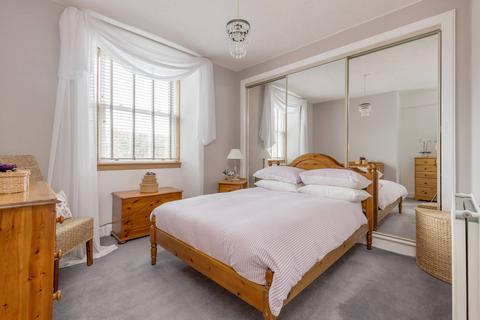 219/1 Easter Road, Edinburgh, EH6 8LG