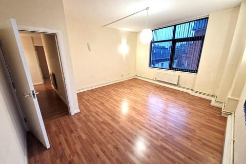 2 bedroom flat to rent, Regents Park Road, London N3