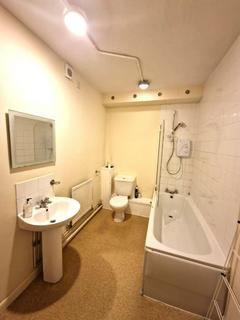 2 bedroom flat to rent, Regents Park Road, London N3
