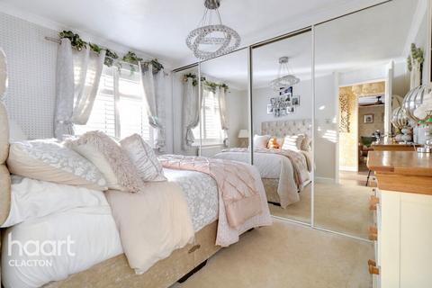 21 Great Harrods, Walton On The Naze, CO14 8UN