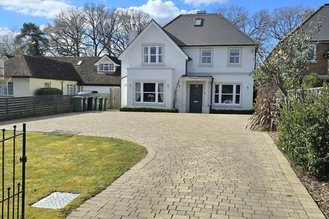 45 The Glade, Fetcham, Leatherhead, KT22 9TB