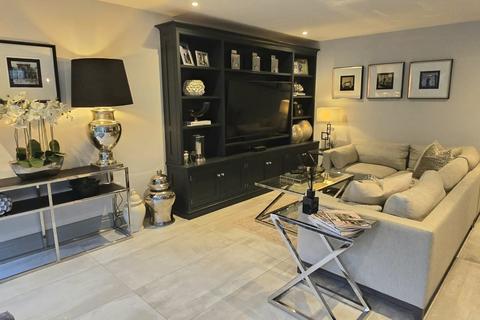 45 The Glade, Fetcham, Leatherhead, KT22 9TB