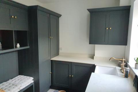 45 The Glade, Fetcham, Leatherhead, KT22 9TB