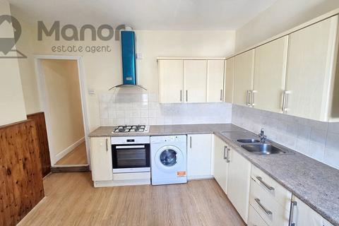 2 bedroom flat to rent, Johnstone Road, East Ham, E6 6JB