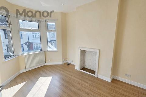 2 bedroom flat to rent, Johnstone Road, East Ham, E6 6JB