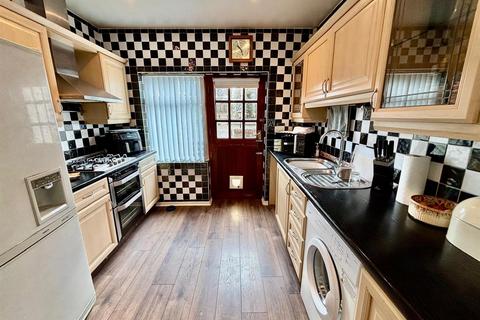587 Whitehall Road, Leeds, LS12 6HA