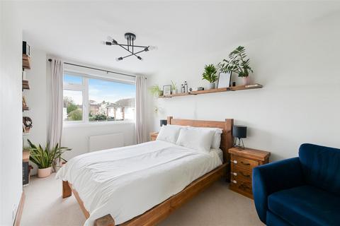 31 Andover Close, Epsom, KT19 9DA