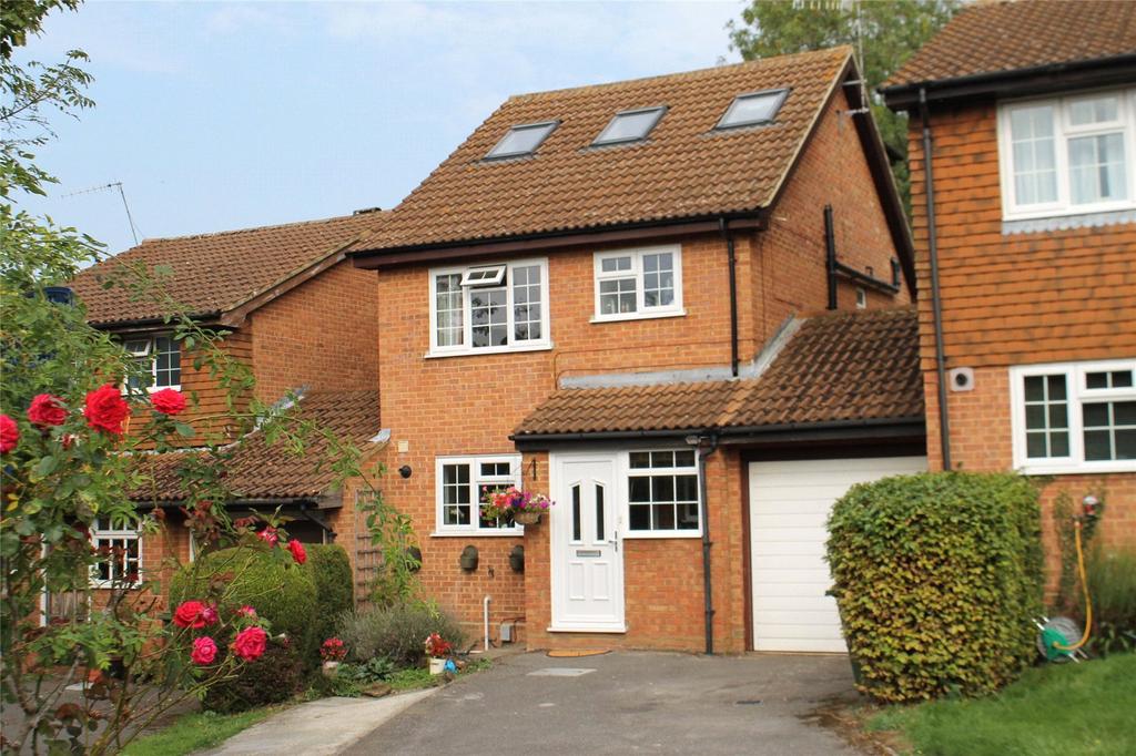 Foxglove Gardens, Guildford GU4 4 bed link detached house for sale - £ ...