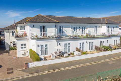 1 bedroom flat for sale, Cliff Road, Sandown