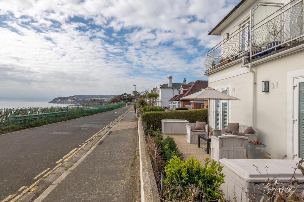Close proximity to beach