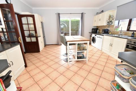 2 Alexandra Terrace, Sunniside, Newcastle Upon Tyne, NE16 5LH
