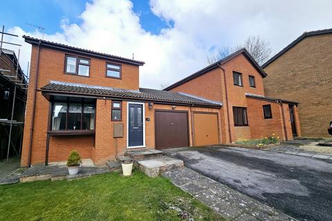 3 bedroom link detached house for sale, Highfield Court, Brackley