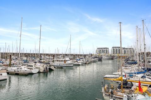 Studio for sale, Eastern Concourse, Brighton Marina Village, Brighton