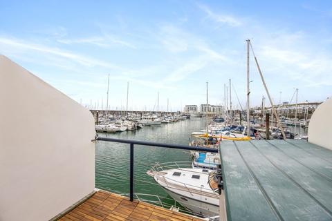 Studio for sale, Eastern Concourse, Brighton Marina Village, Brighton