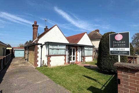 3 bedroom detached bungalow for sale, George V Avenue, Margate