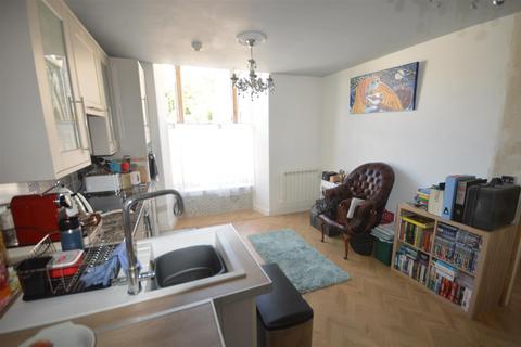1 bedroom flat to rent, Penryn Street, Redruth